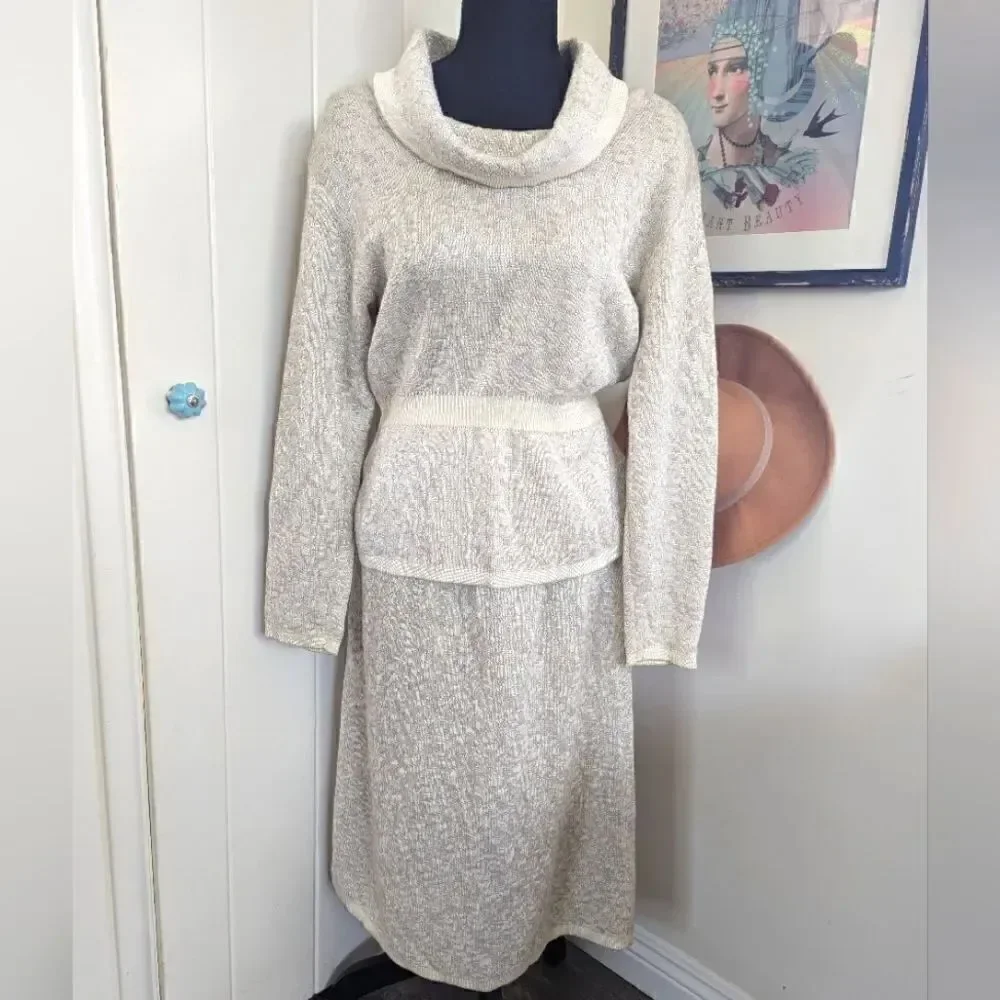 VTG Vivanti Neiman Marcus Cream White Sweater Skirt Set sz 14